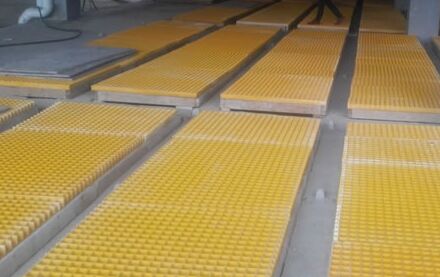 深圳南山污水處理廠玻璃鋼生化池蓋板安裝工程(圖4)